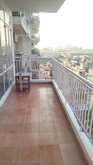 2 BHK Apartment For Rent in Zara Aavaas, Sector 104