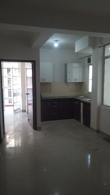 Room in 2 BHK Apartment at Zara Aavaas, Sector 104 – for Rent