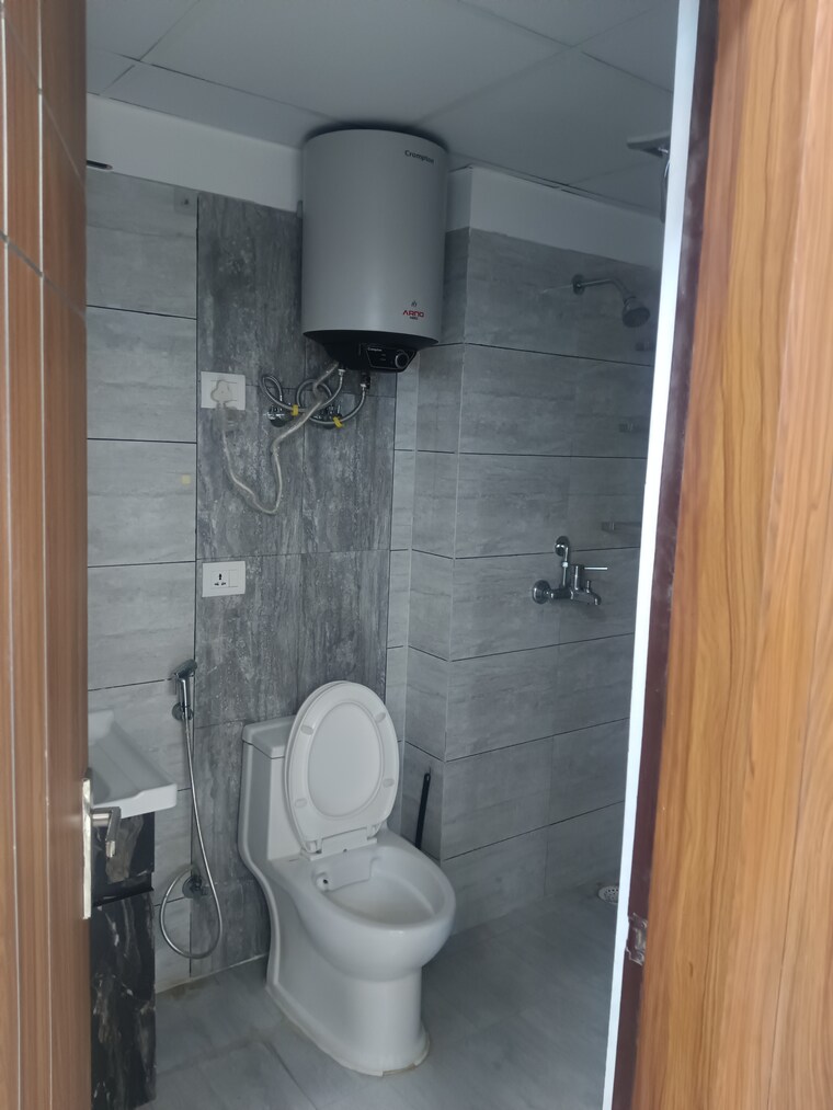 Bathroom, gulshan-bellina 3 Bedroom 919 Sq.Ft. Apartment In Sector 16 Greater Noida Greater Noida 9208137