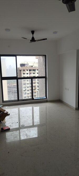 Room in 2 BHK Apartment at UK Iridium, Kandivali East – for Rent