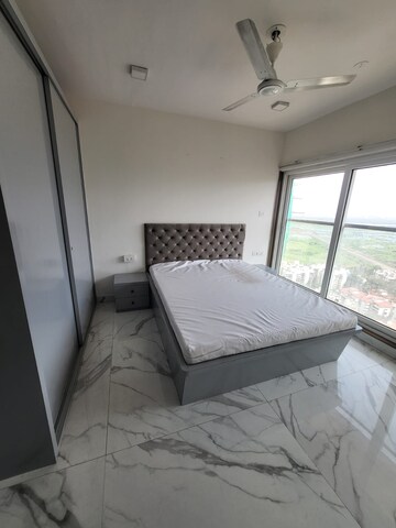 Bedroom in 2 BHK Apartment at RNA NG Eclat, Andheri West – for Rent