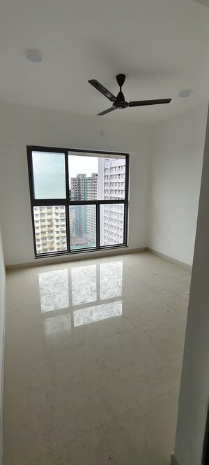 Room in 2 BHK Apartment at UK Iridium, Kandivali East – for Rent