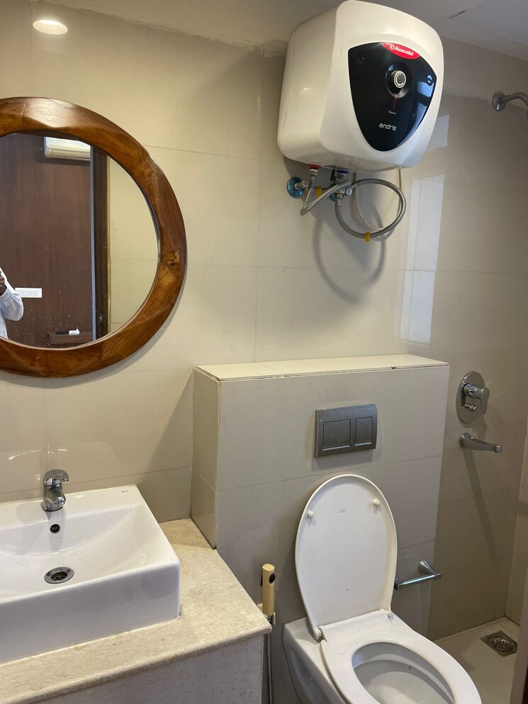 Master Bedroom, emaar-the-palm-drive-the-premier-terraces 3 Bedroom 1950 Sq.Ft. Apartment In Sector 66 Gurgaon 9208175