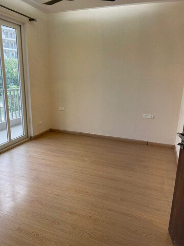 Room in 3 BHK Apartment at Emaar The Palm Drive-The Premier Terraces, Sector 66 – for Rent