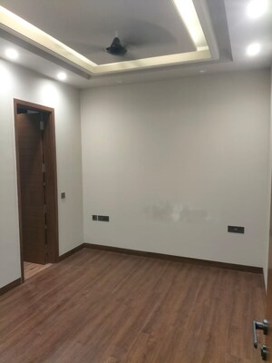 Room in 3 BHK Builder Floor at Lajpat Nagar 4 – for Rent