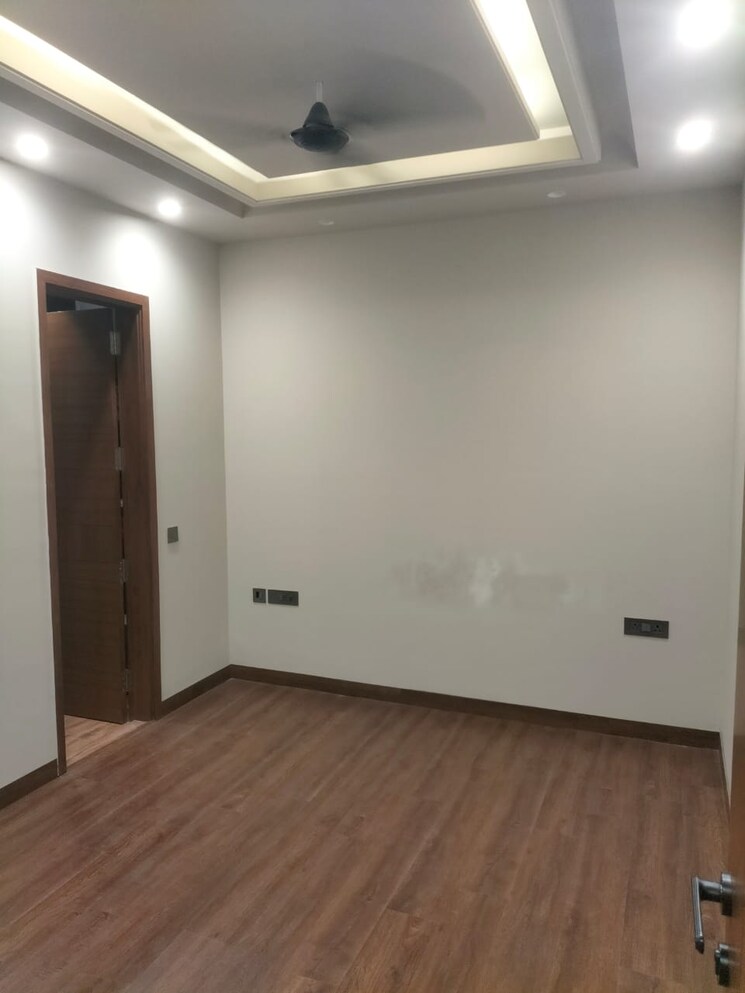 Room, lajpat nagar 4 3 Bedroom 1125 Sq.Ft. Builder Floor In Lajpat Nagar 4 Delhi 9208190