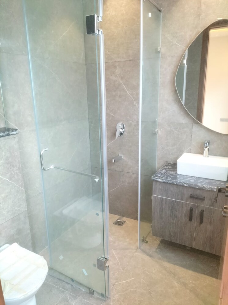 Bathroom, lajpat nagar 4 3 Bedroom 1125 Sq.Ft. Builder Floor In Lajpat Nagar 4 Delhi 9208190
