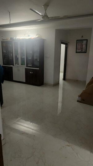 Room in 3 BHK Apartment at Kokapet – for Rent