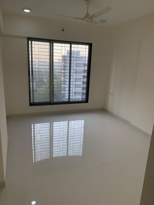 Room in 2 BHK Apartment at Khandelwal  Sai Iconic, Andheri West – for Rent