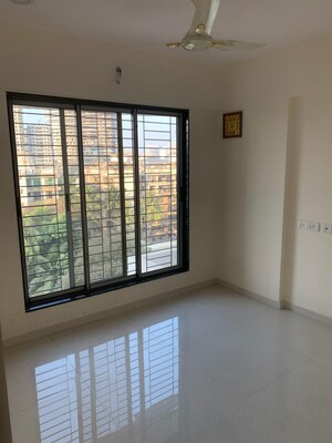 Room in 2 BHK Apartment at Khandelwal  Sai Iconic, Andheri West – for Rent