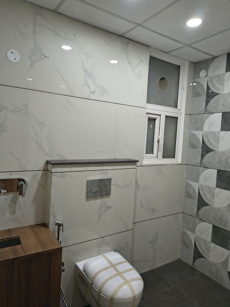 Bathroom, ambala highway 3 Bedroom 2025 Sq.Ft. Apartment In Ambala Highway Zirakpur 9208210