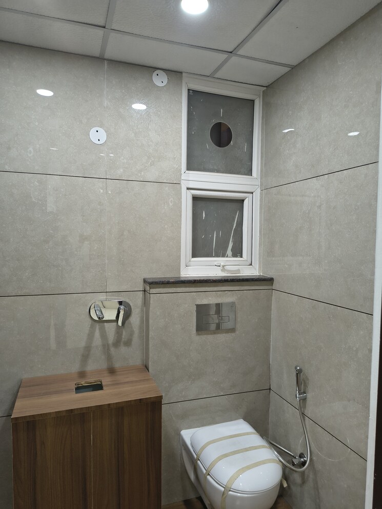 Attached Bathroom, ambala highway 3 Bedroom 2025 Sq.Ft. Apartment In Ambala Highway Zirakpur 9208210