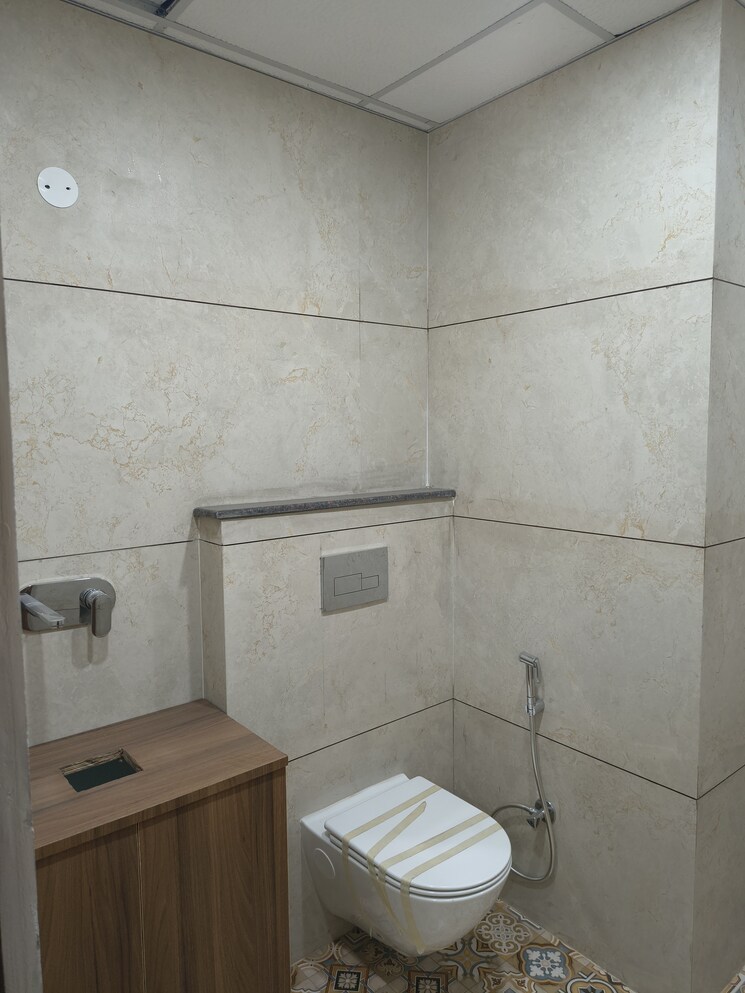 Attached Bathroom, ambala highway 3 Bedroom 2025 Sq.Ft. Apartment In Ambala Highway Zirakpur 9208210