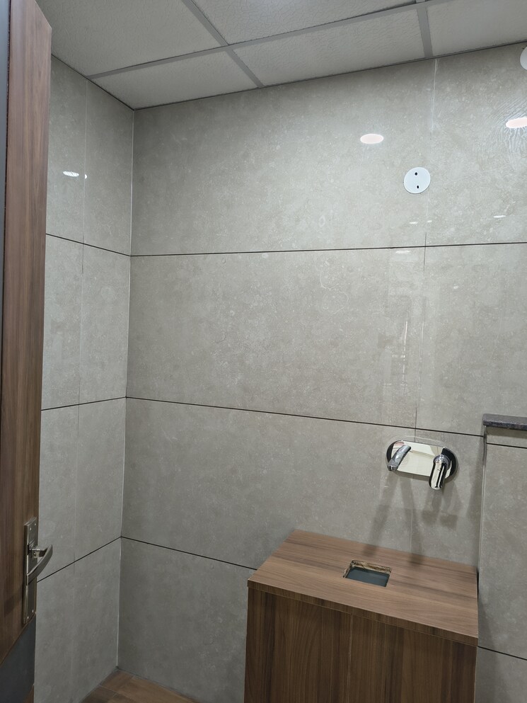 Bathroom, ambala highway 3 Bedroom 2025 Sq.Ft. Apartment In Ambala Highway Zirakpur 9208210
