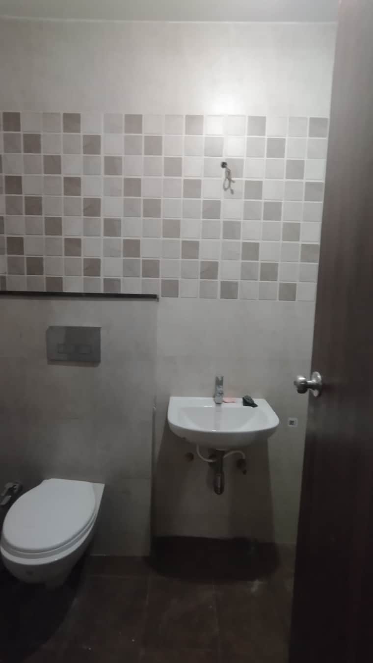 Bathroom, regency-classic 3 Bedroom 1390 Sq.Ft. Apartment In Baner Pune 9208207