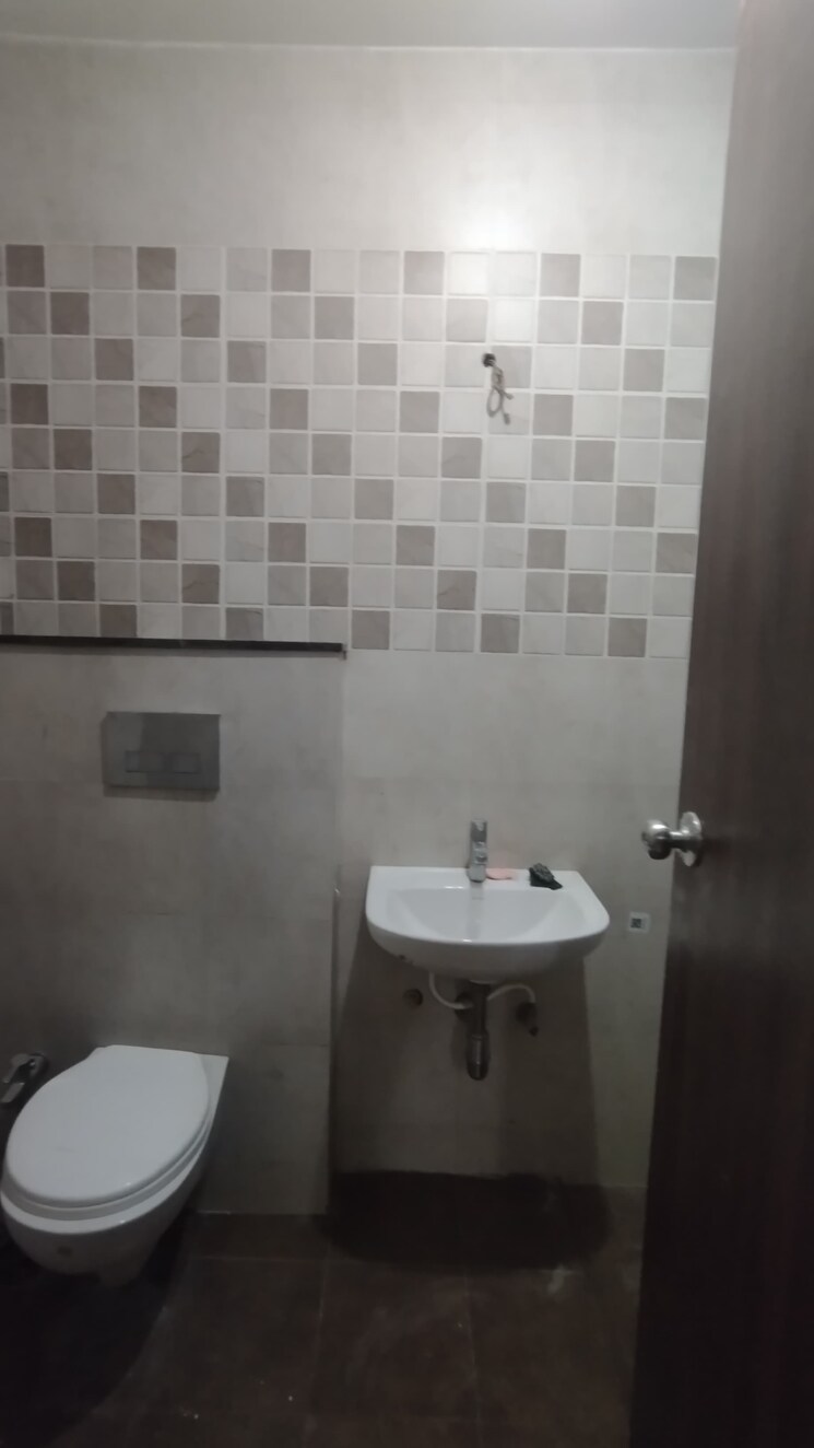 Bathroom, abil-imperial 3 Bedroom 2433 Sq.Ft. Apartment In Baner Pune 9208217