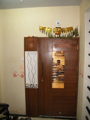 Furnished Amenities in 2 BHK Apartment at Ankur CHS Shaniwar, Shaniwar Peth – for Rent