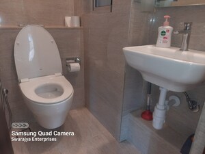 Bathroom in 1 BHK Apartment at Hiranandani Regent Hill, Powai – for Sale