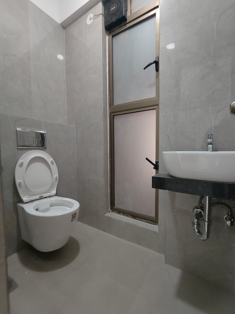 Bathroom, raymond-ten-x-habitat 1 Bedroom 418 Sq.Ft. Apartment In Pokhran Road No Two Thane 9208247