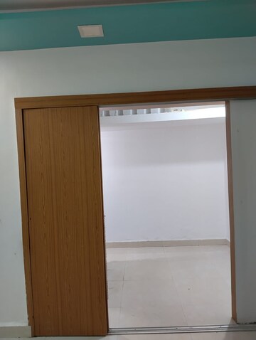 Room in 1 RK Apartment at Silver Castle Andheri East, Andheri East – for Sale
