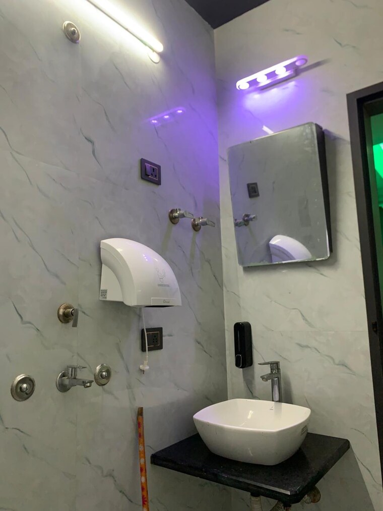 Bathroom, sanjay place Commercial Office Space 900 Sq.Ft. In Sanjay Place Agra 9208254