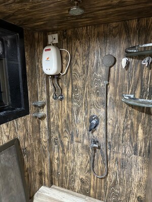 Furnished Amenities in 1 BHK Apartment at Krishna Galaxy Santacruz, Santacruz East – for Rent