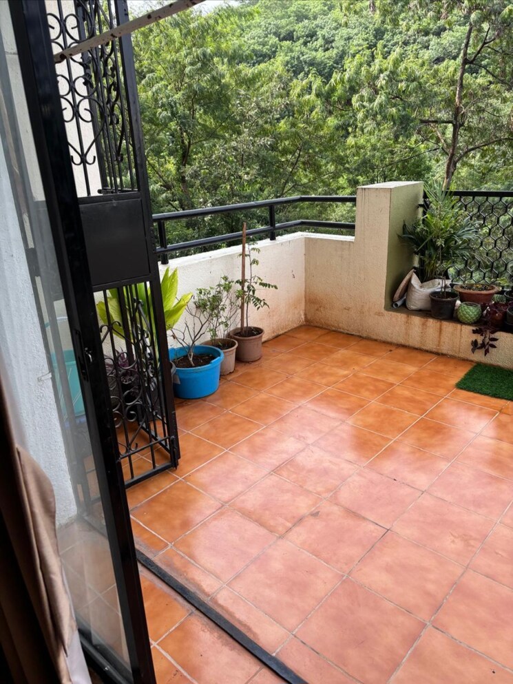 Balcony, mont-vert-2 2 Bedroom 928 Sq.Ft. Apartment In Pashan Pune 9208277