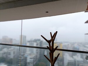 Furnished Amenities in 3 BHK Apartment at Joy Legend, Khar West – for Rent