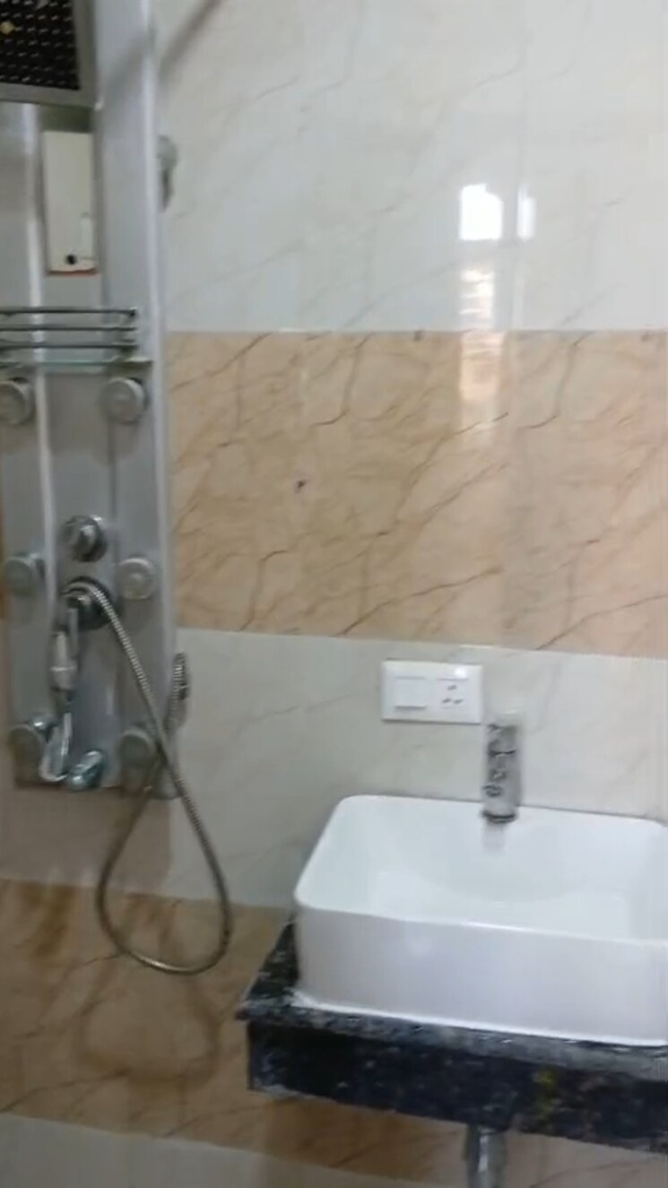 Bathroom, kw-srishti 2 Bedroom 1000 Sq.Ft. Apartment In Raj Nagar Extension Ghaziabad 9208291