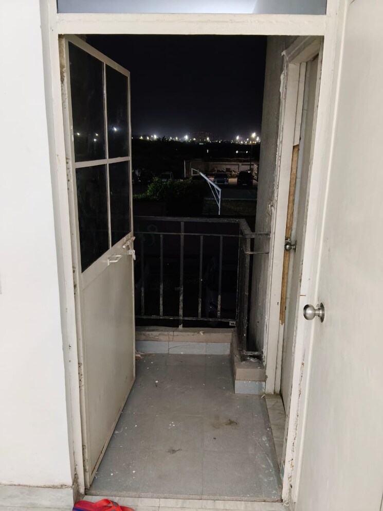 Bathroom, signature-solera-apartment 1 Bedroom 350 Sq.Ft. Apartment In Sector 107 Gurgaon 9208294