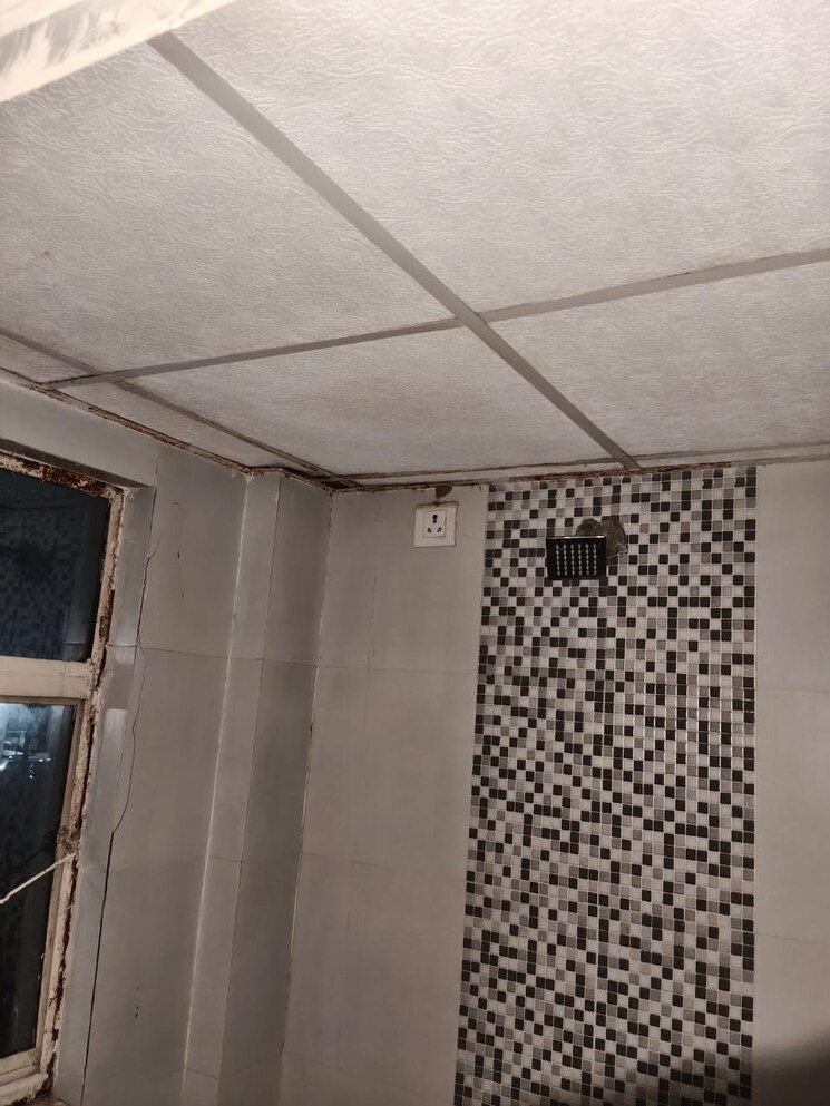 Bathroom, signature-solera-apartment 1 Bedroom 350 Sq.Ft. Apartment In Sector 107 Gurgaon 9208294