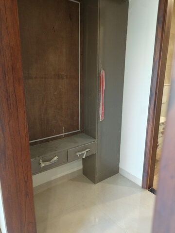 Room in 5 BHK Independent House at Aerocity – for Sale