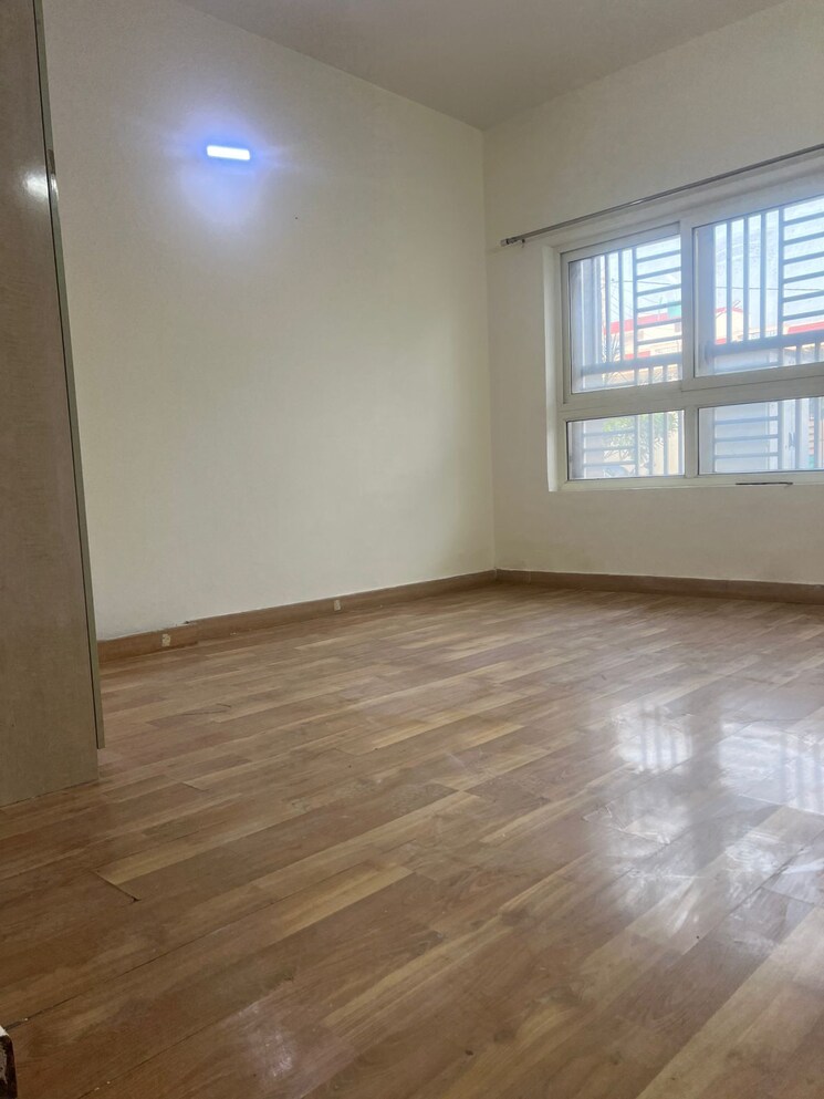 Room, puri-aman-vilas 3 Bedroom 1680 Sq.Ft. Apartment In Sector 89 Faridabad 9208333