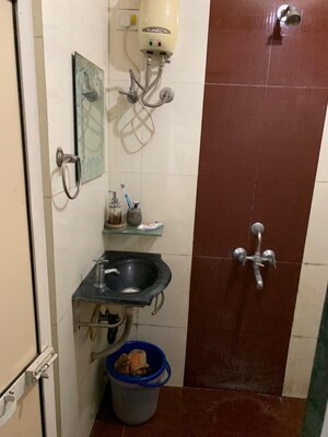 Furnished Amenities in 3 BHK Apartment at Awesome Heights, Andheri East – for Rent