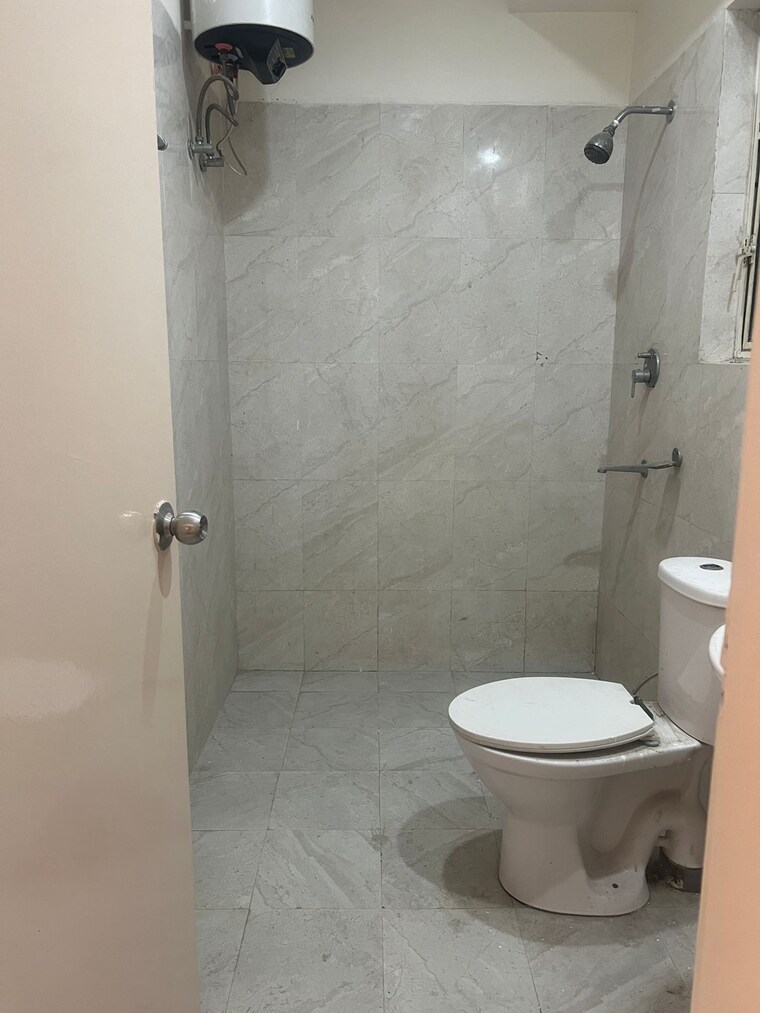 Bathroom, puri-aman-vilas 3 Bedroom 1680 Sq.Ft. Apartment In Sector 89 Faridabad 9208333
