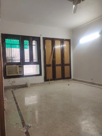 Room in 3 BHK Builder Floor at Greater Kailash ii – for Rent