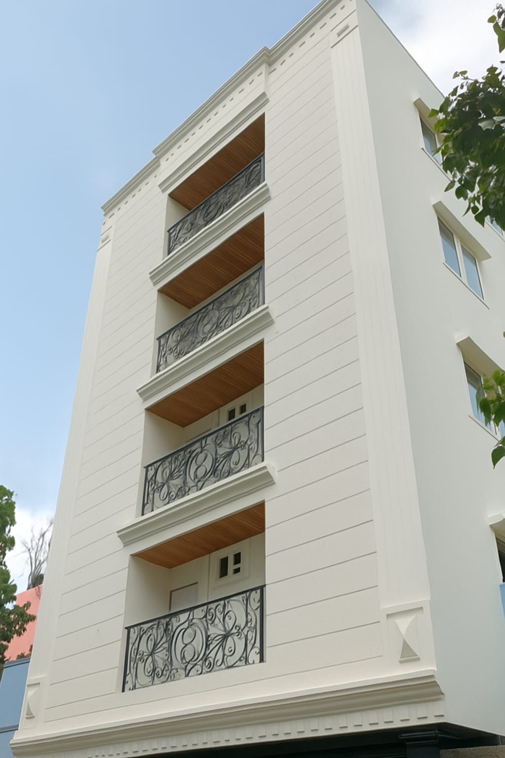 6+ BHK Independent House For Sale in Rental Income Building