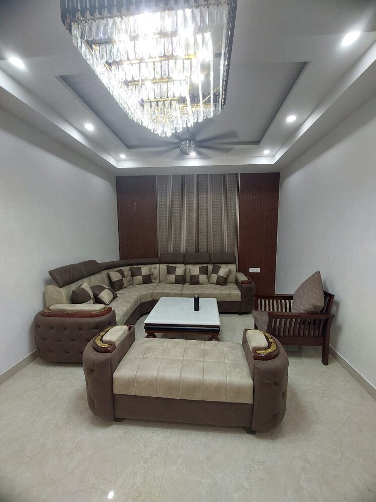 Living Room, parklands 3 Bedroom 350 Sq.Yd. Builder Floor In Sector 85 Faridabad 9208367