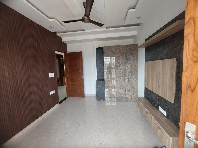 Kitchen, parklands 3 Bedroom 350 Sq.Yd. Builder Floor In Sector 85 Faridabad 9208367