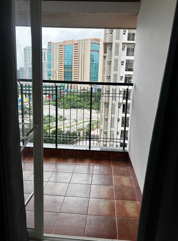 Room in 4 BHK Apartment at Prestige High Fields, Gachibowli – for Rent