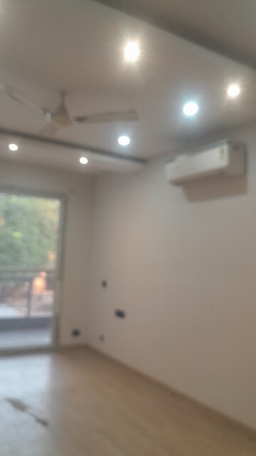 Furnished Amenities in 2 BHK Builder Floor at Unitech South City II, Sector 50 – for Rent