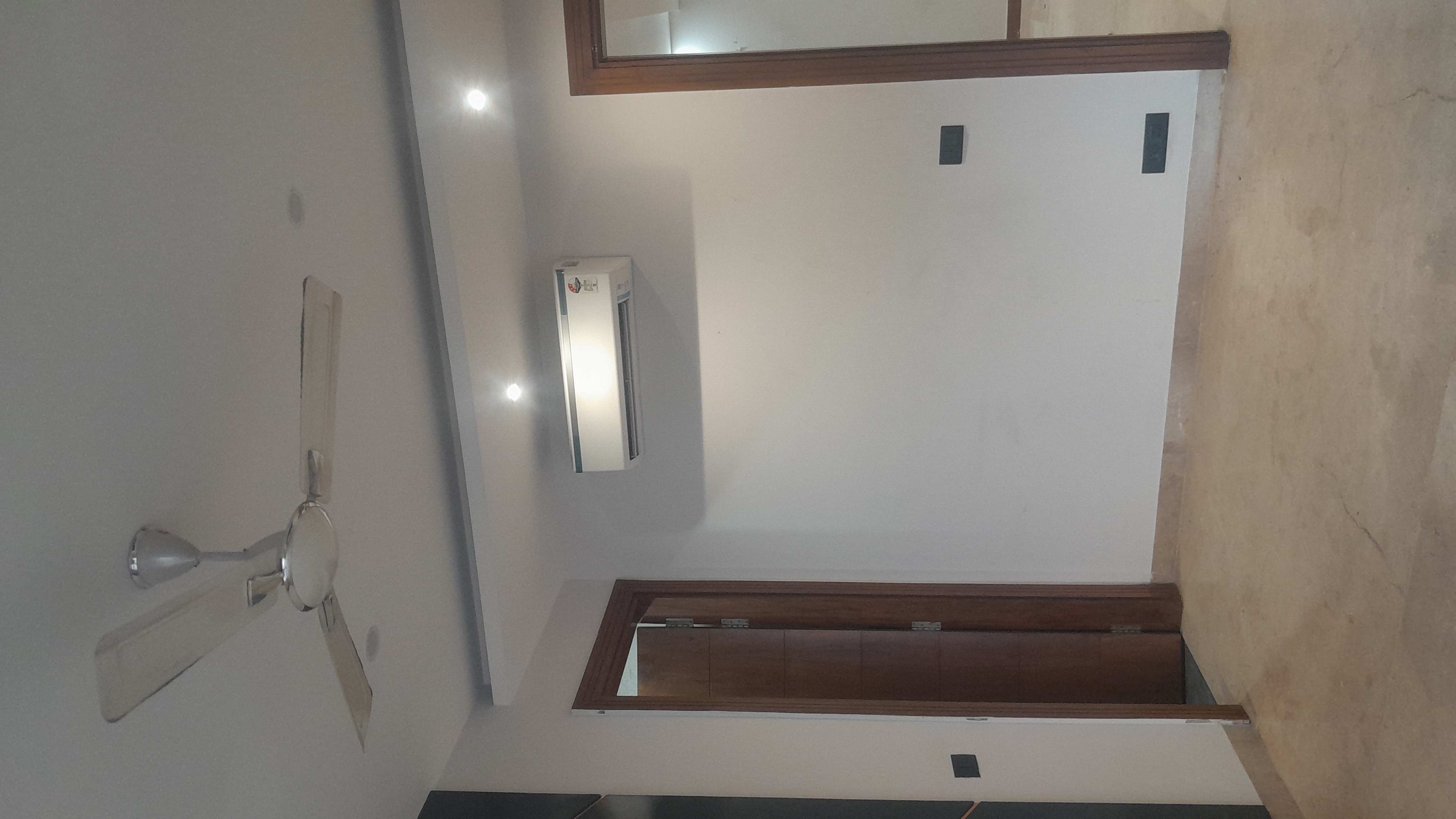 2 BHK + Pooja Room Builder Floor For Rent in Unitech South City II