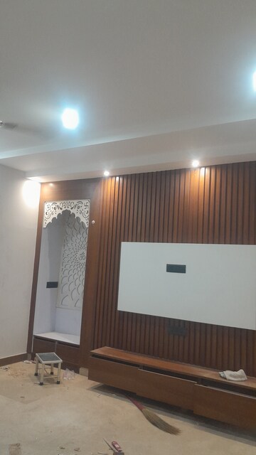 Bathroom in 2 BHK Builder Floor at Unitech South City II, Sector 50 – for Rent