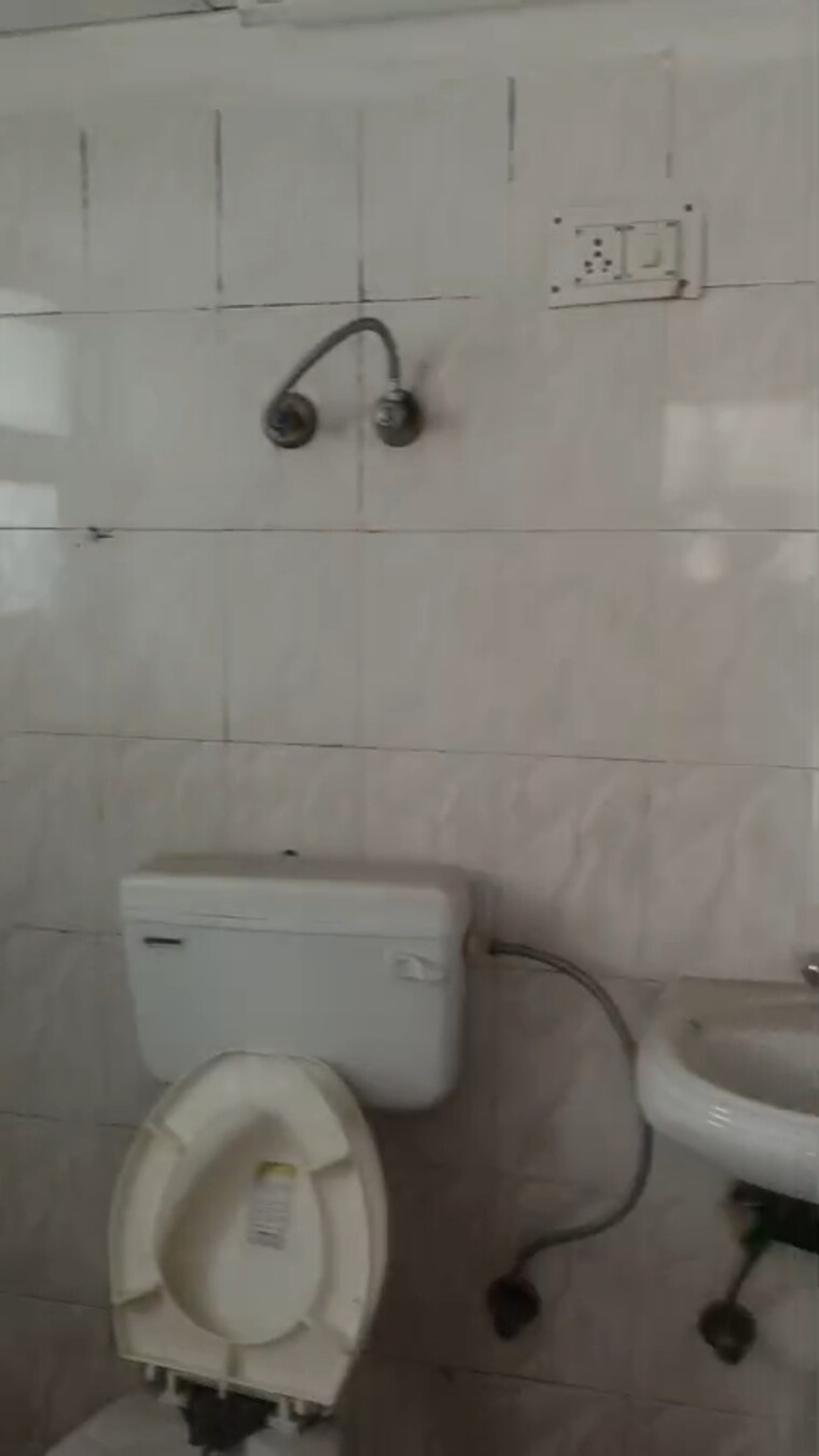 Bathroom, mgi-gharaunda 2 Bedroom 800 Sq.Ft. Apartment In Raj Nagar Extension Ghaziabad 9208378