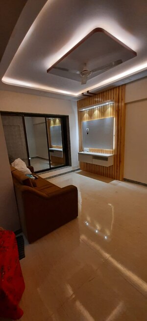 Room in 1 BHK Apartment at Summit Apartment, Goregaon East – for Sale
