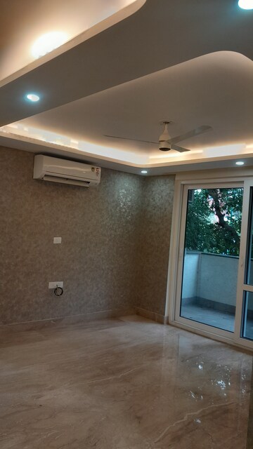Furnished Amenities in 3 BHK Builder Floor at Kohli One Malibu Town, Sector 47 – for Rent