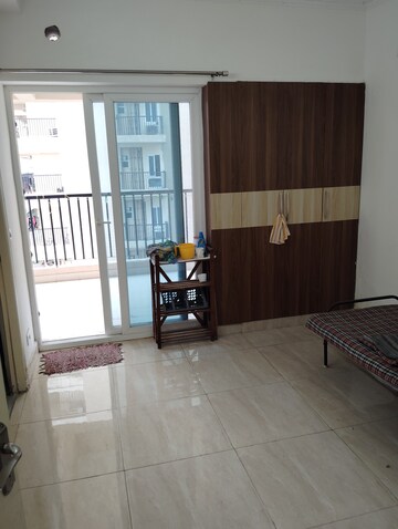 Parking in 3 BHK Apartment at Gaur City 2 - 14th Avenue, Sector 16c Greater Noida – for Rent