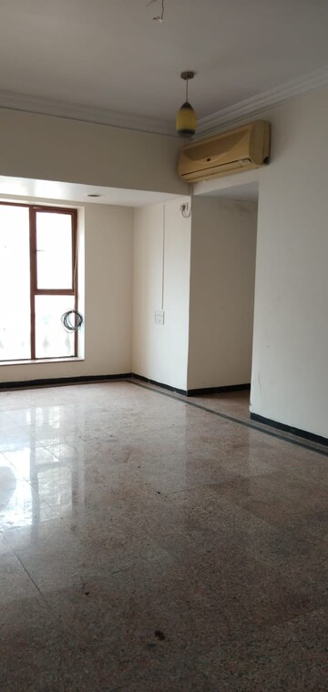 Room in 2 BHK Apartment at Emerald Isle 2, Goregaon East – for Sale
