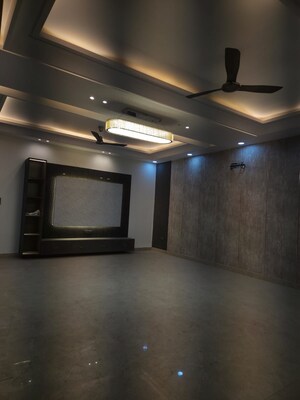 Room in 3 BHK Builder Floor at BPTP District, Sector 81 – for Rent
