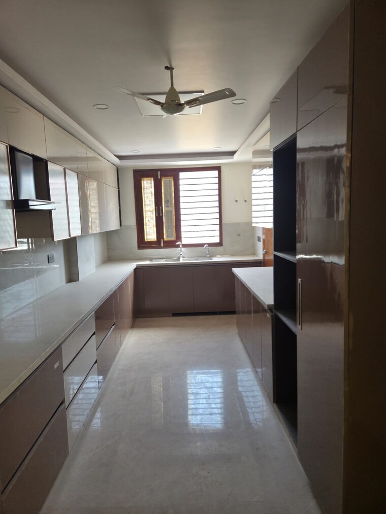 Kitchen, bptp-district 3 Bedroom 250 Sq.Yd. Builder Floor In Sector 81 Faridabad 9208393